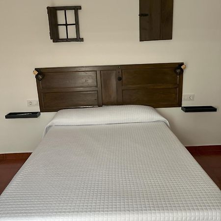 Casa Rural Las Pelliquerinas Almoharin ภายนอก รูปภาพ