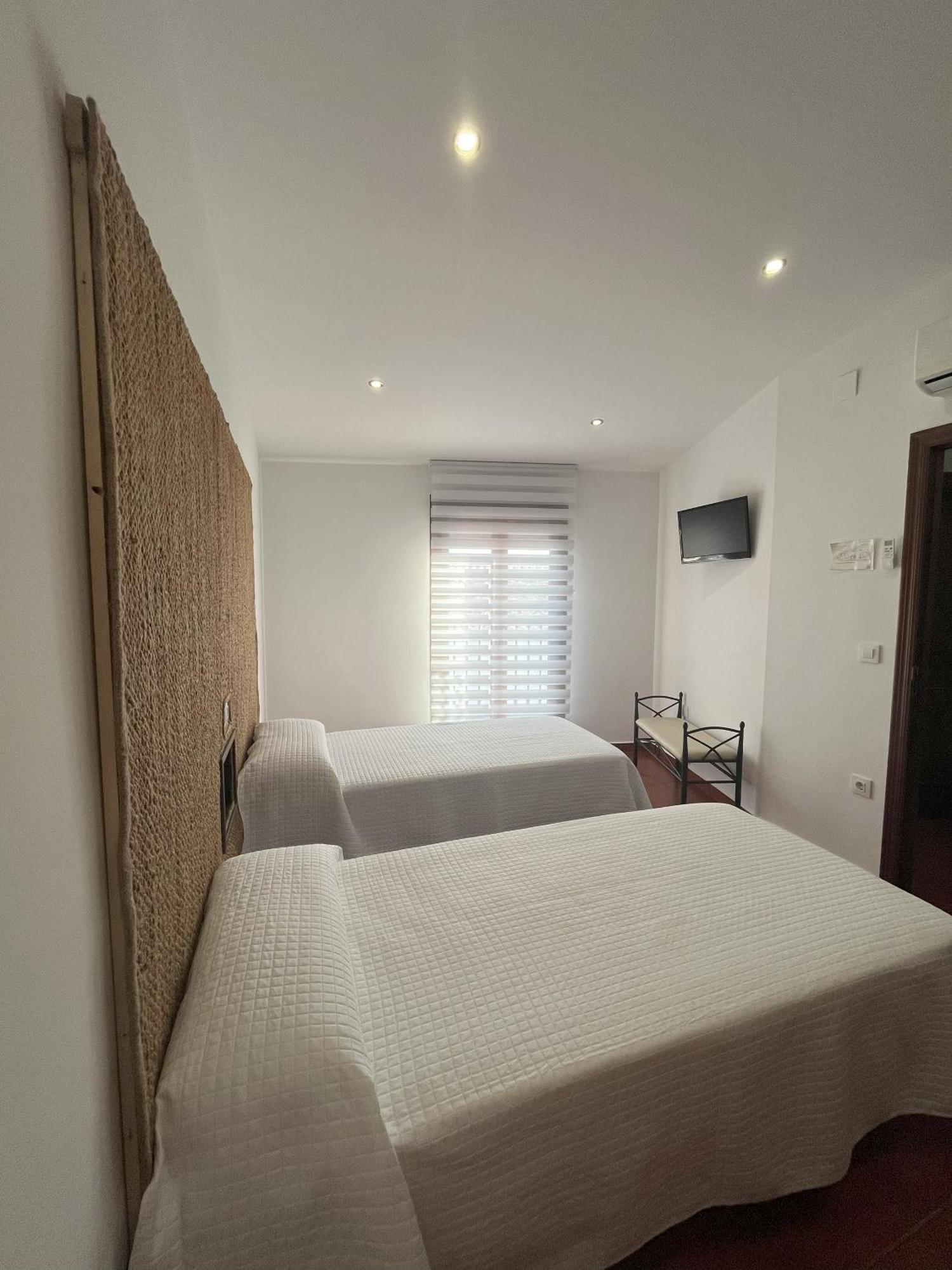 Casa Rural Las Pelliquerinas Almoharin ภายนอก รูปภาพ