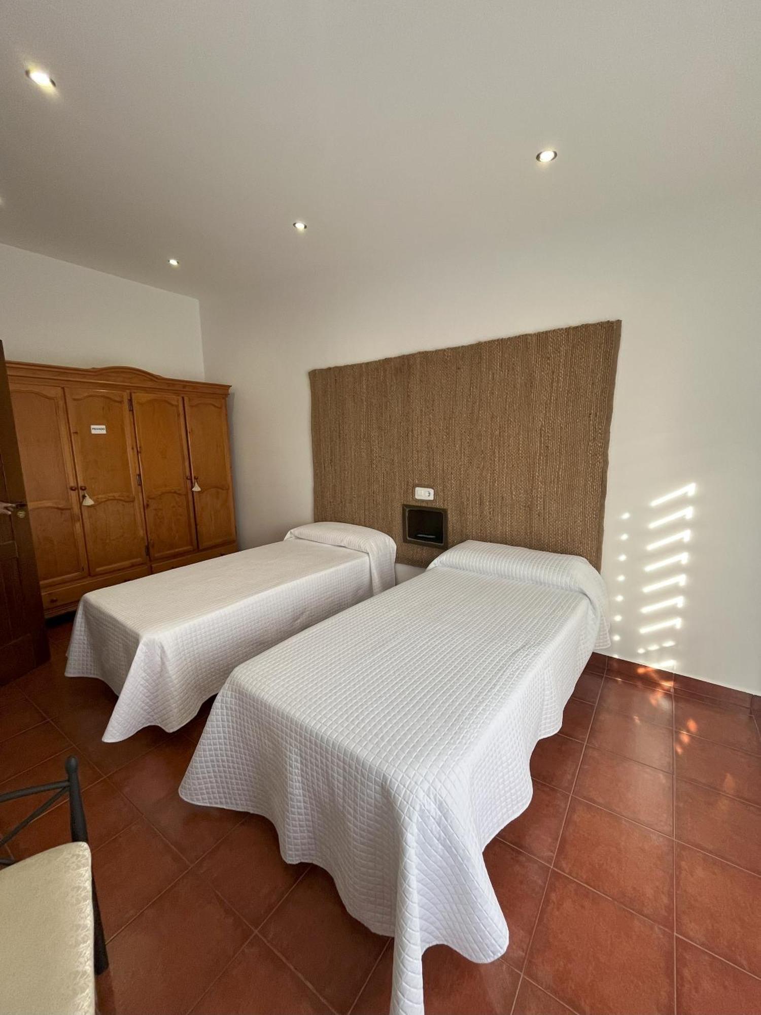 Casa Rural Las Pelliquerinas Almoharin ภายนอก รูปภาพ